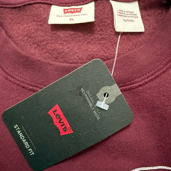Levi’s Patchwork Bandana Graphic Crewneck Print Sweatshirt Burgundy XL NWT - Picture 3 of 6